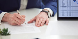 “代理退保”有风险，提高警惕莫受骗