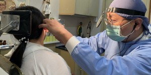 台湾高雄耳鼻喉专家陈健志揭示“脂溢性外耳道炎”案例，提醒民众正视耳部健康