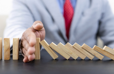 非法代理退保暗流涌动，保险维权电话带你“逃出生天”