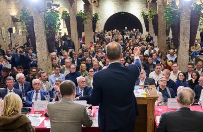 法庄官方旗舰店重磅亮相第64届夜圣乔治济贫院葡萄酒拍卖会