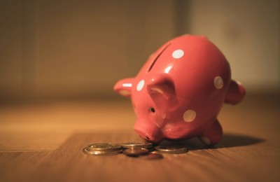 低门槛的炒黄金平台怎么挑？别光看点差，这三点才是关键